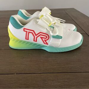 TYR lifting shoes